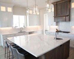 Calacatta Leon Quartz Kitchen