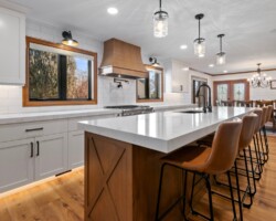 Misterio countertop in a country style kitchen