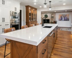 Misterio countertop with hardwood floors