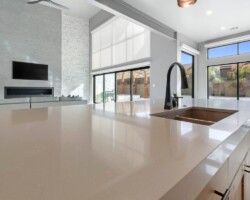 Della Terra Quartz Oxide